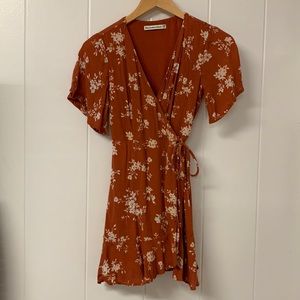 Abercrombie & Fitch Burnt Orange Floral Wrap Dress XS Petite